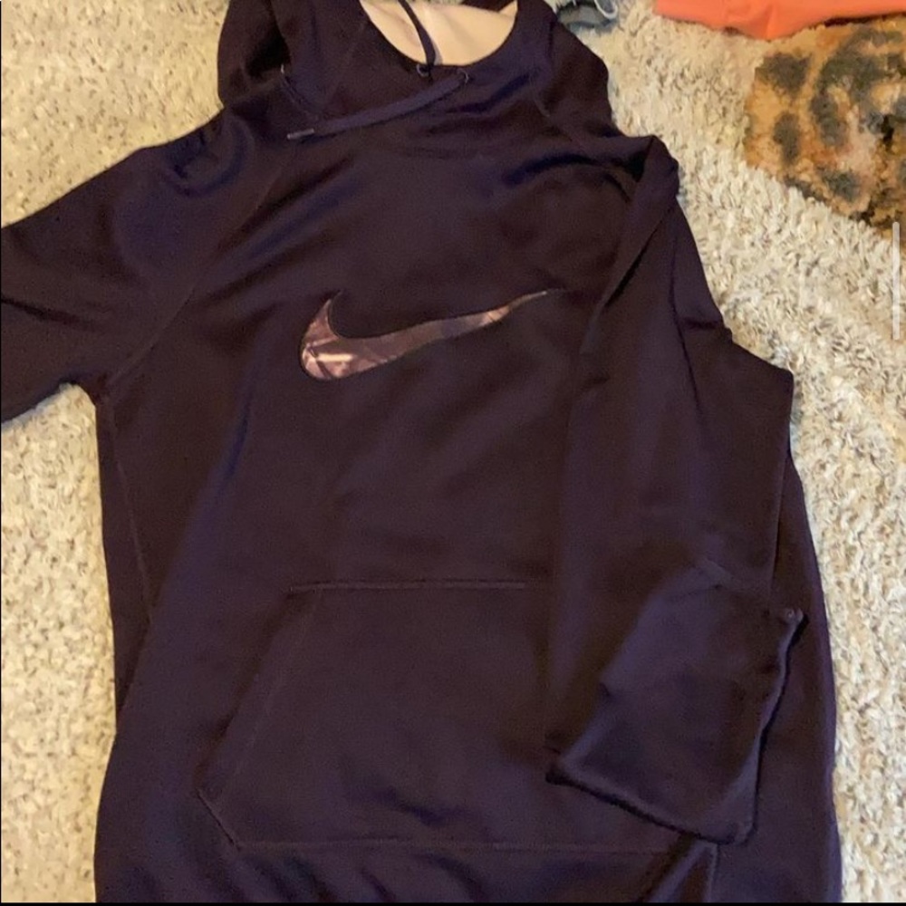 nike sweatshirt
